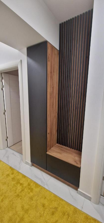 Luxury Yellow & Modern Apartment Skopje Bagian luar foto